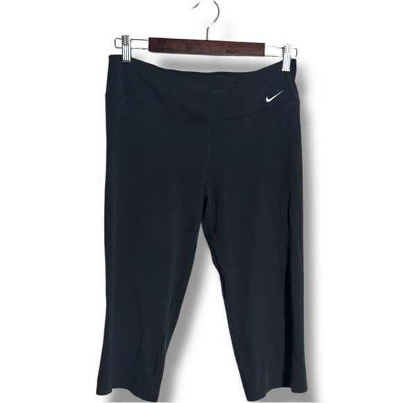 Nike Black Dri Fit Wide-Leg Capri Yoga Workout Pants - Picture 2 of 11